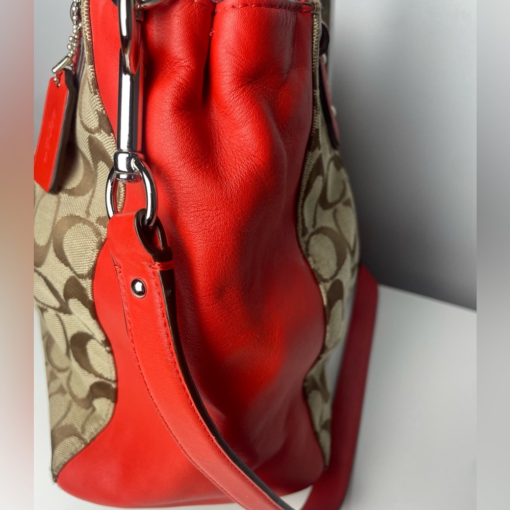 $25 LS Coach Colette Red & Khaki Signature Carryall w/COA - Picture 11 of 16